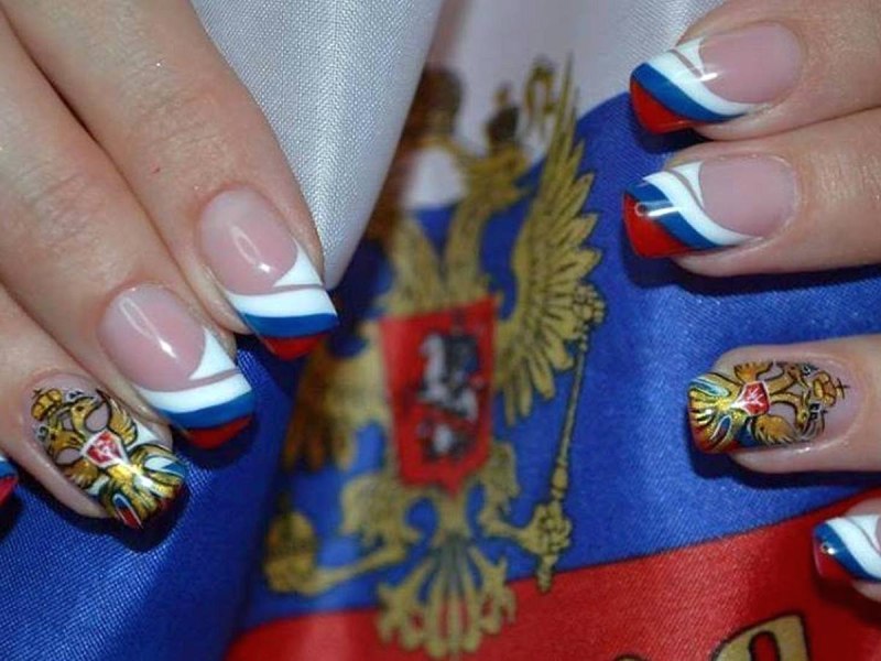 Ногти синие с желтым