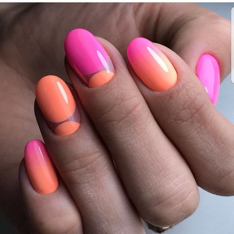 Маникюр коралловый градиент