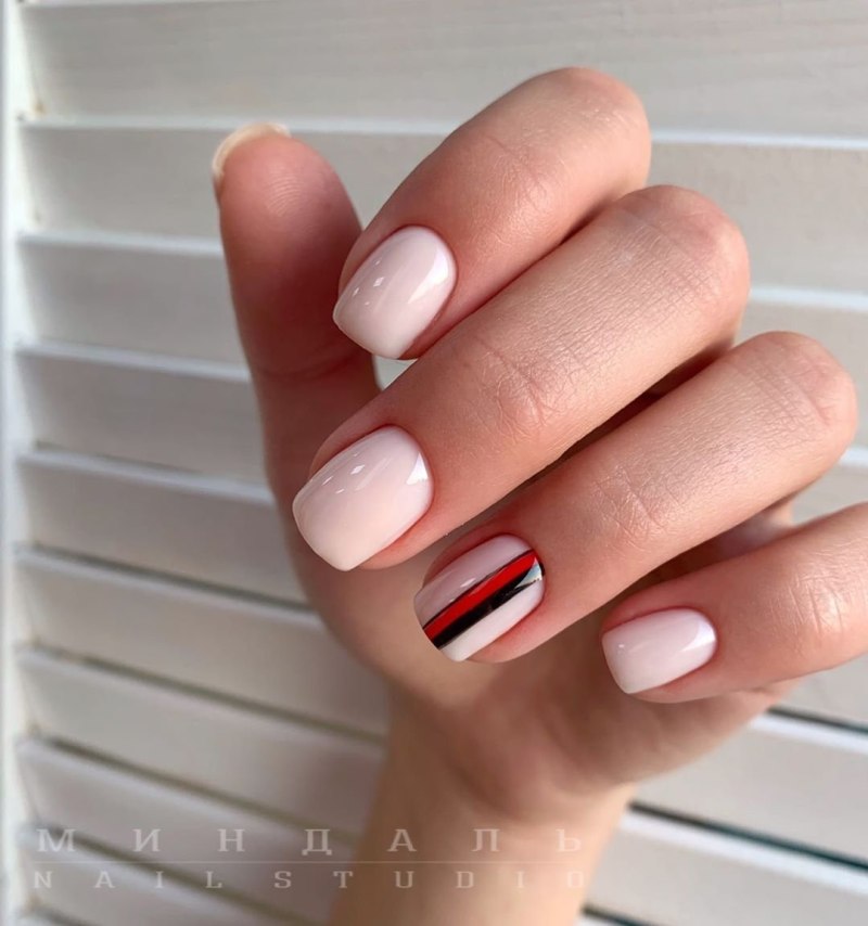 Ногти однотонные молочные