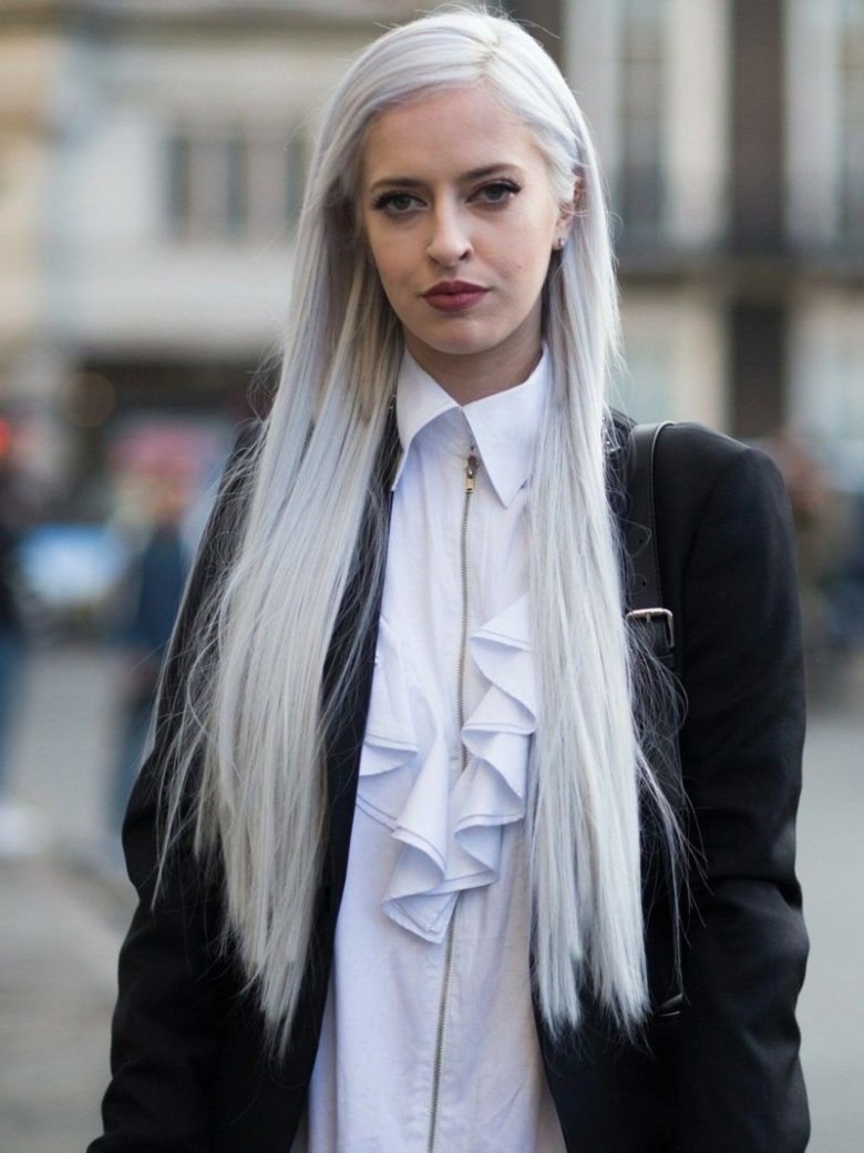 Длинные белые волосы