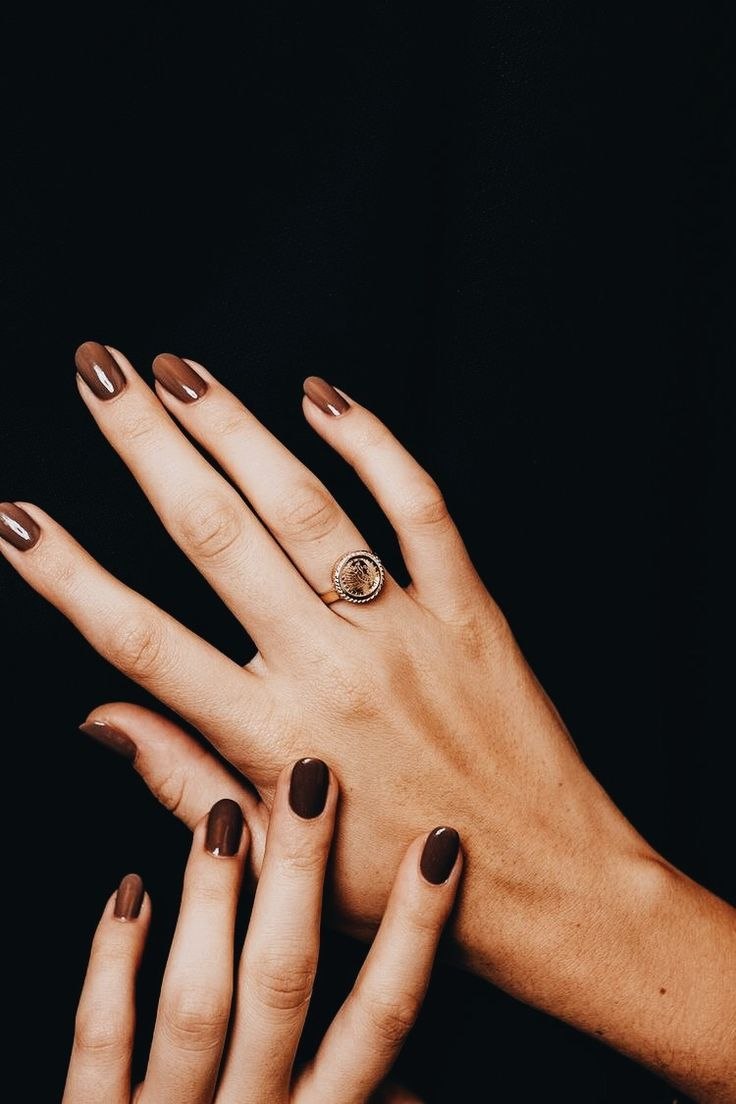 Серый маникюр на длинные квадратные