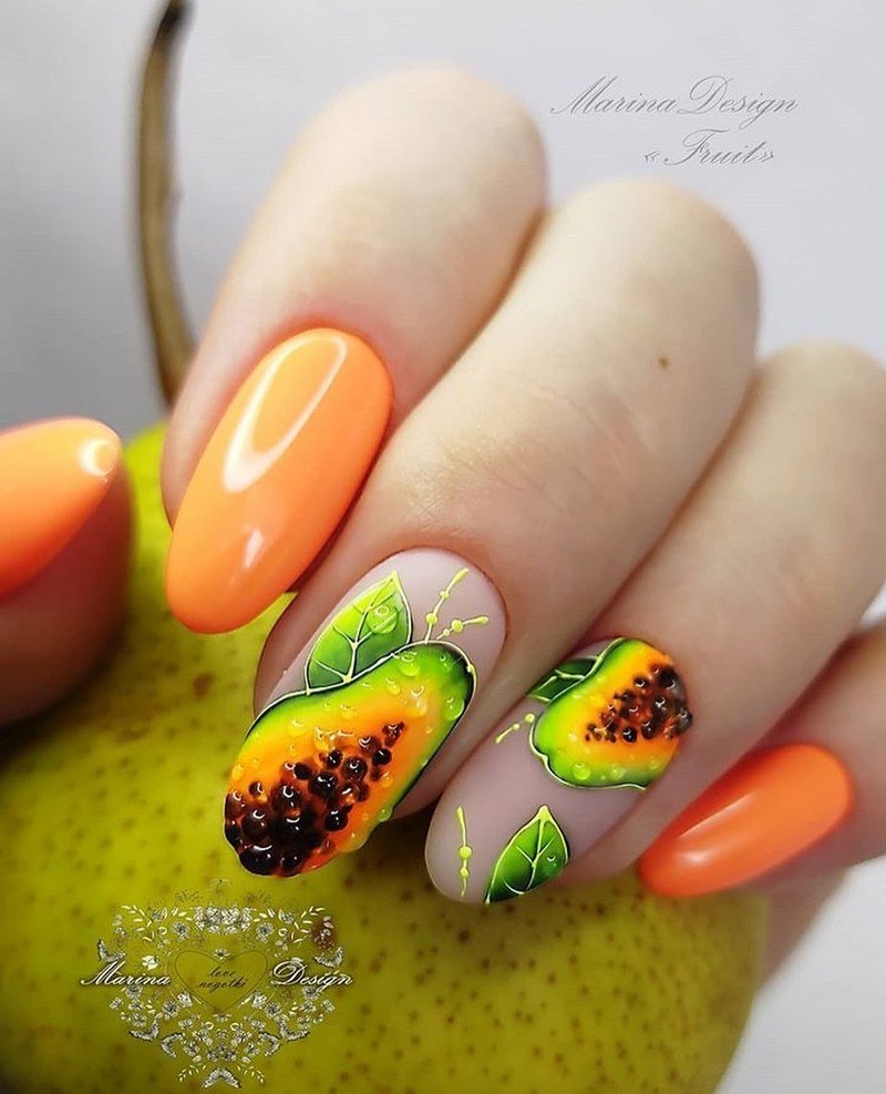 Фрукты на ногтях