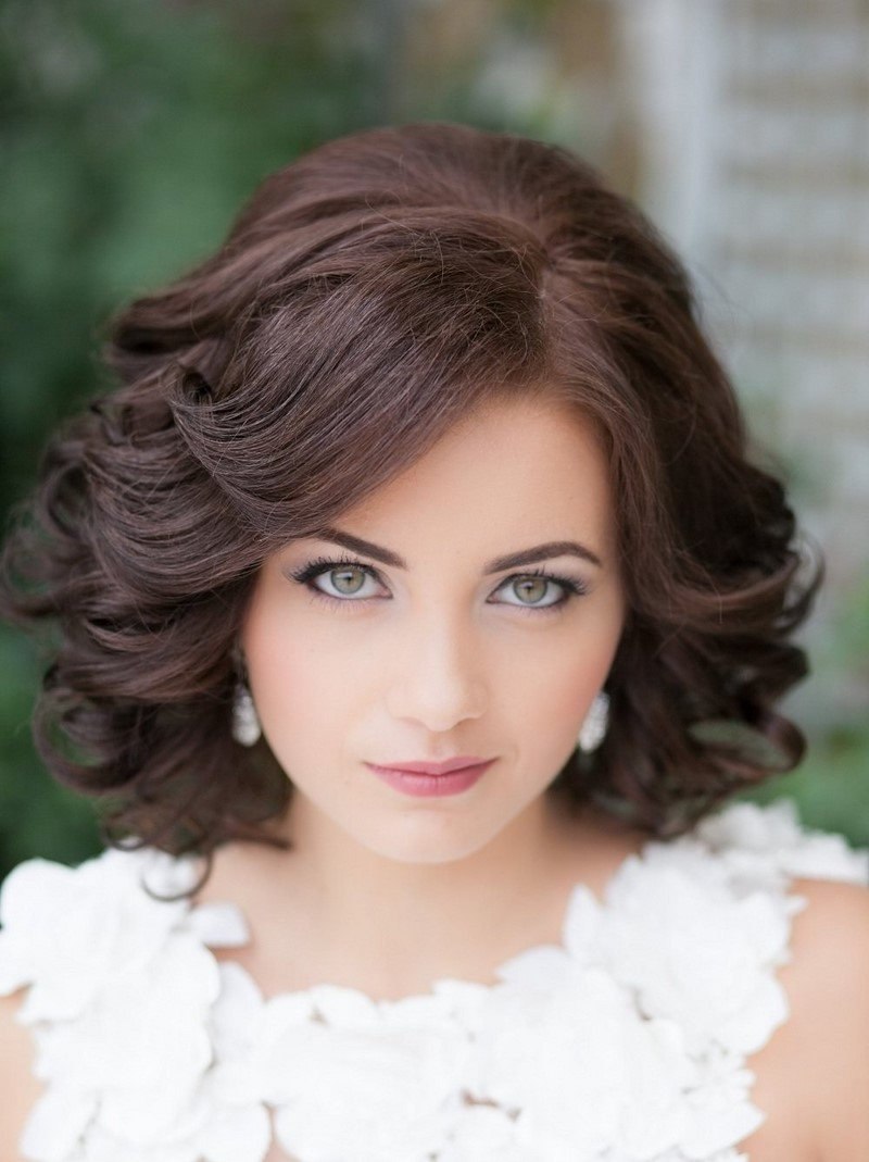 Короткие стрижки Пикси на кудрявые волосы 2021