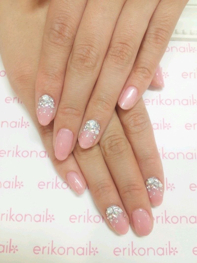 Ногти с кружевами розовые