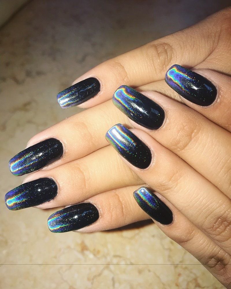 Черный лак с шиммером маникюр
