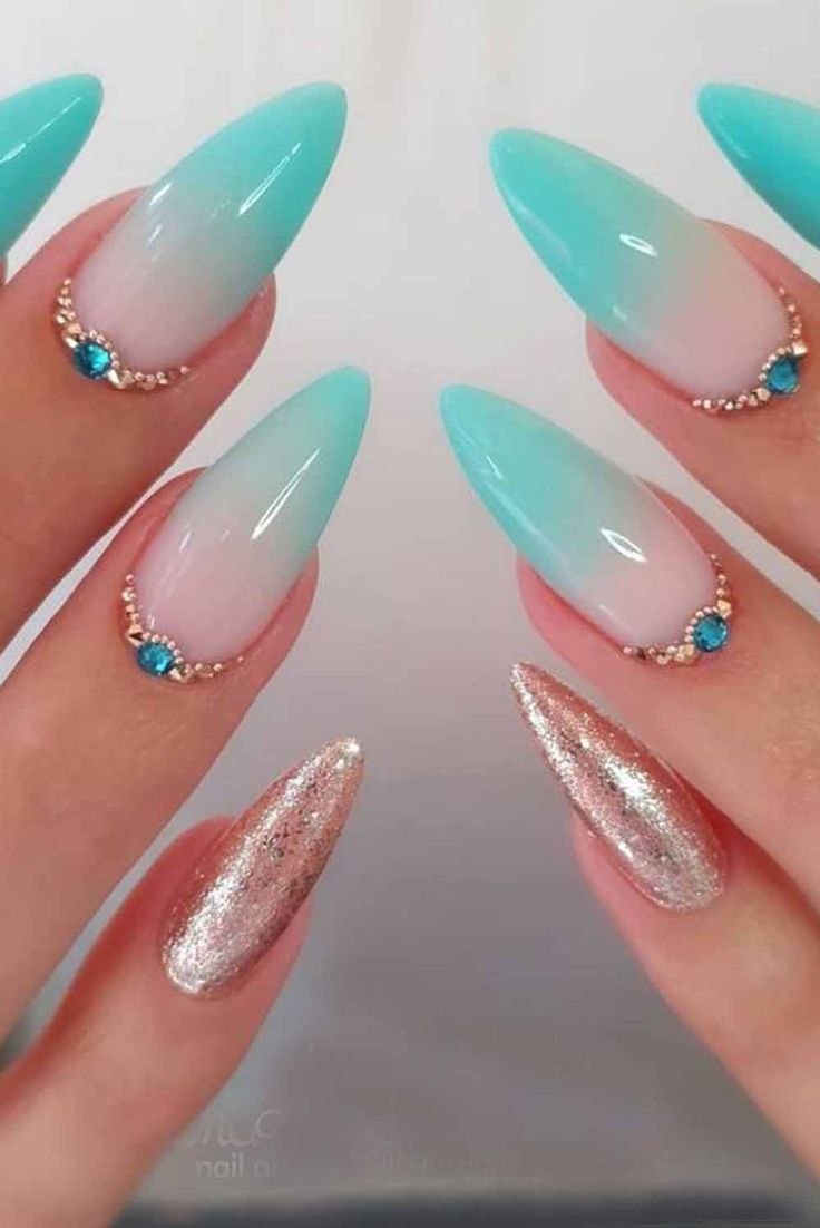 Бирюзовое омбре на ногтях