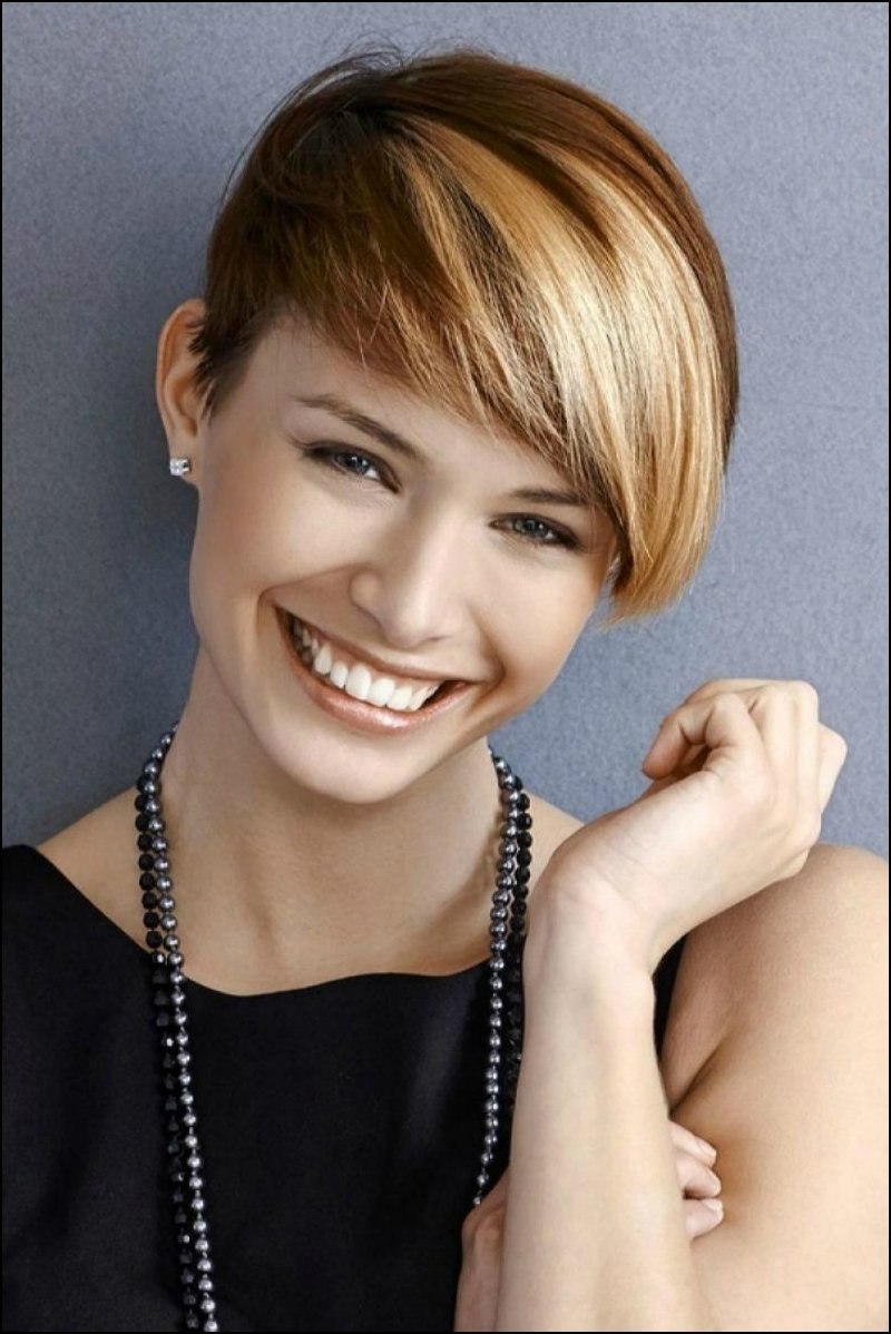 Стрижка Пикси асимметрия с челкой