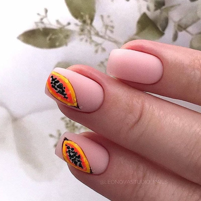 Маникюр с папайей