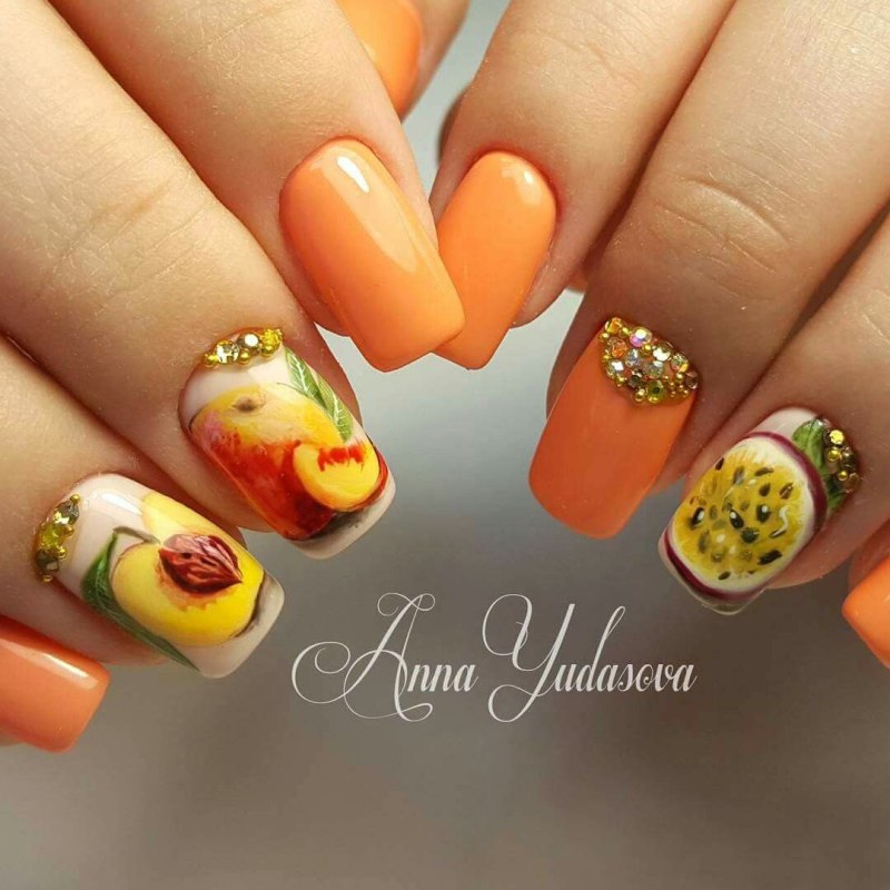 Фруктовый маникюр на короткие ногти