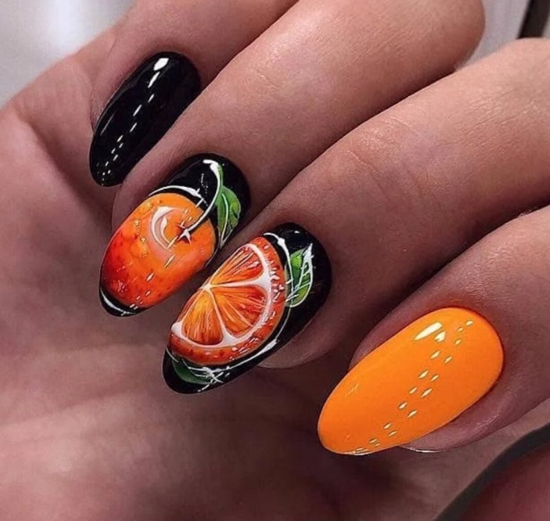 Маникюр с мандаринами