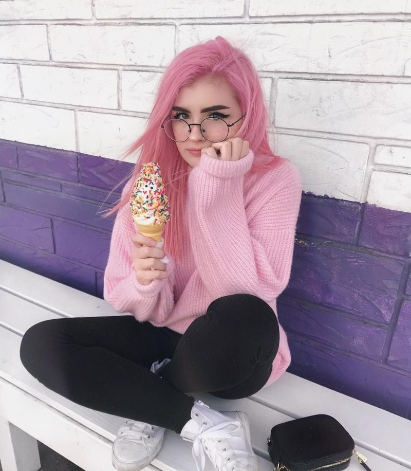 Hailie Barber розовые