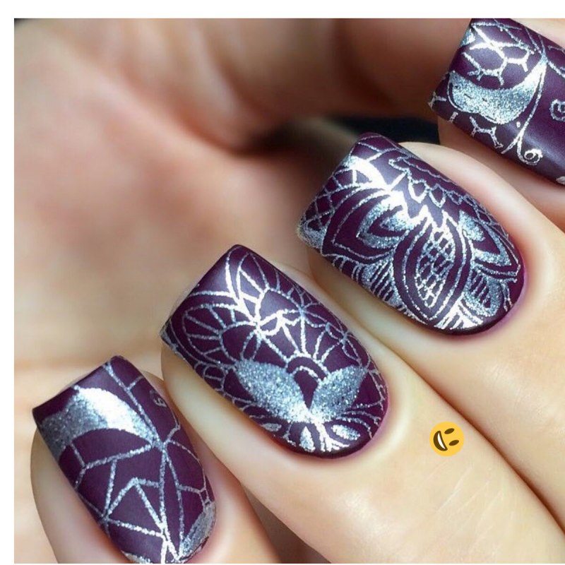 Маникюр с рисунком