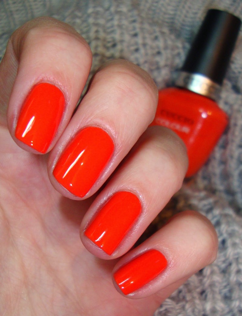 Лак Essie коралловый