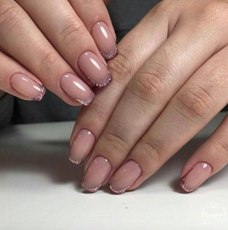 Короткие нарощенные ногти