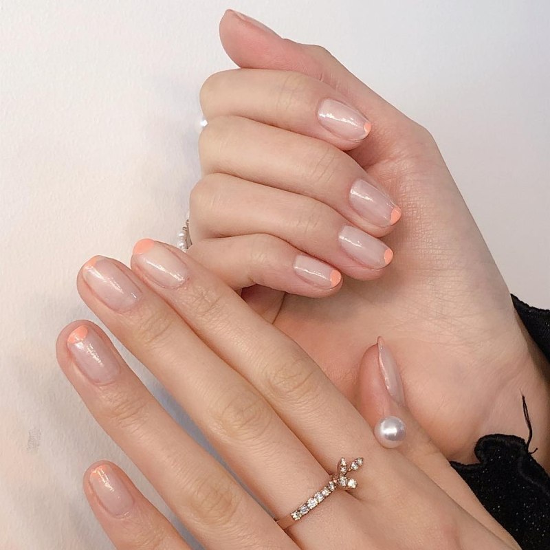 Накладные ногти короткие