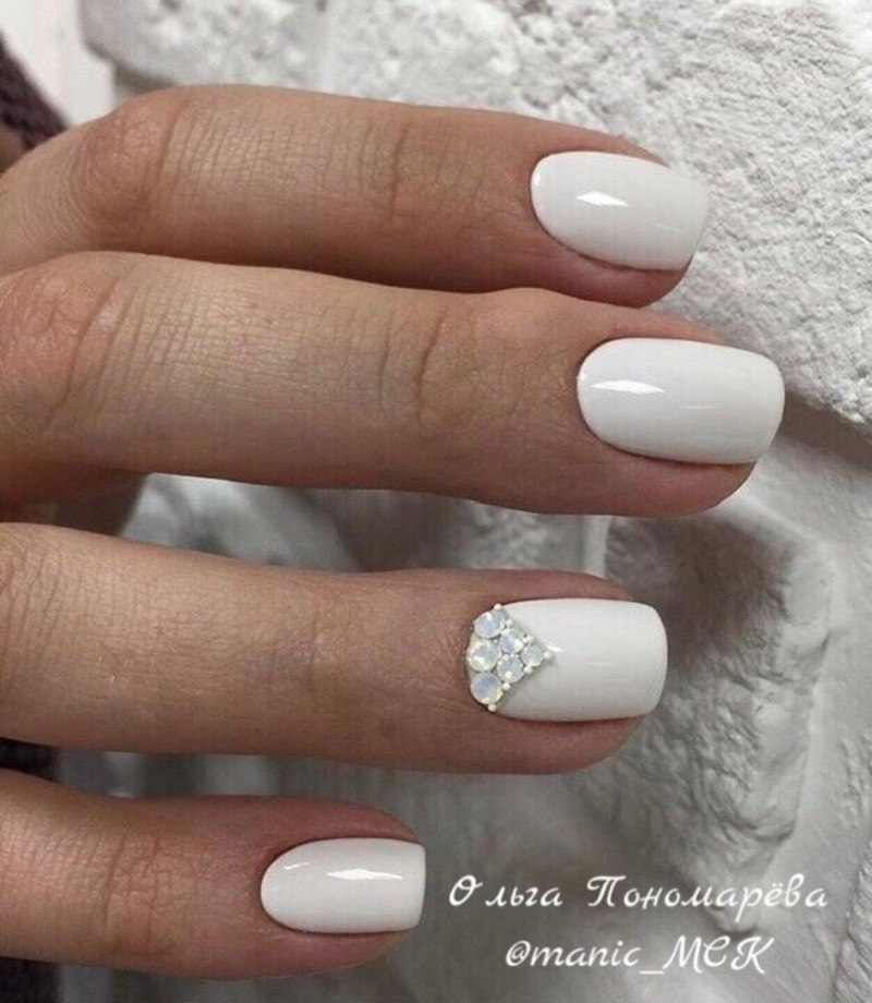 Белыйййй маникюр на короткие ногти