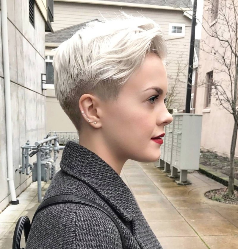 Кристен Стюарт Haircut
