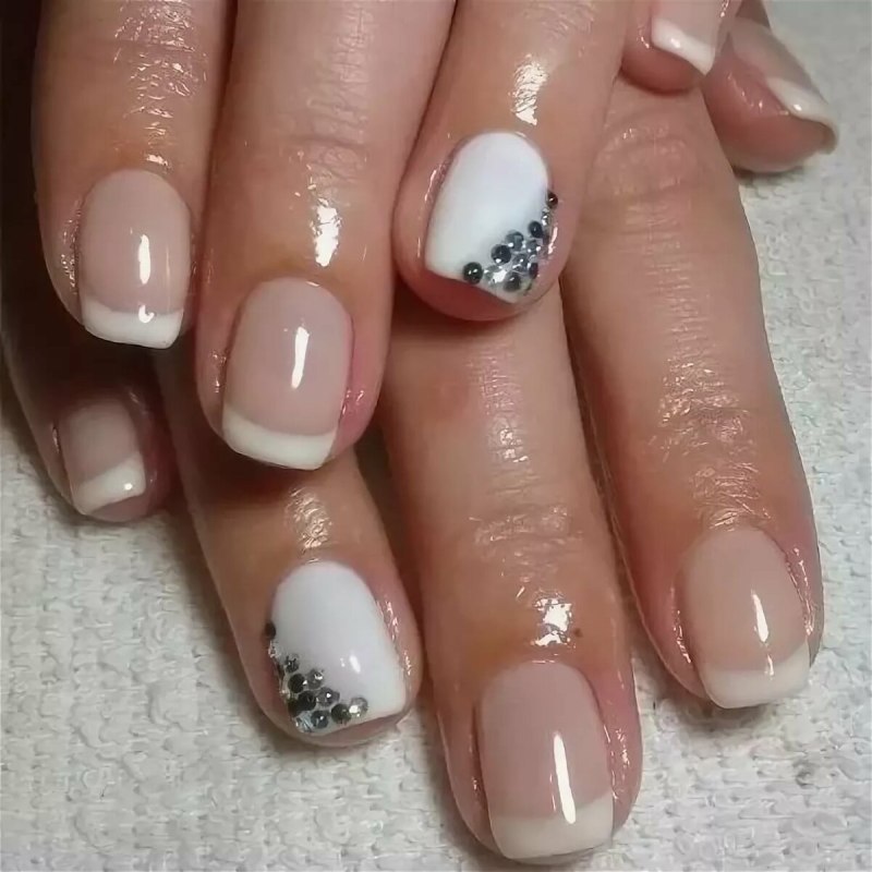 Шеллак на короткие ногти френч