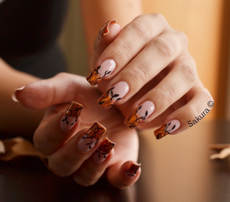 Осенний маникюр однотонный