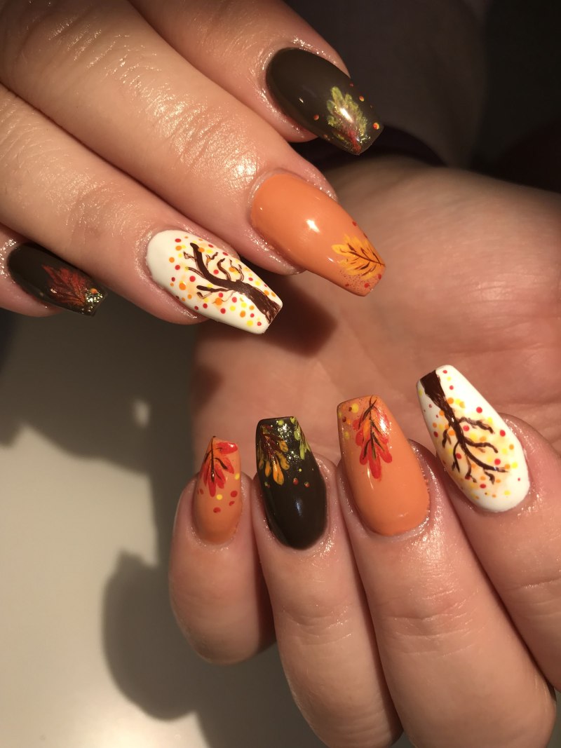 Яркий осенний маникюр