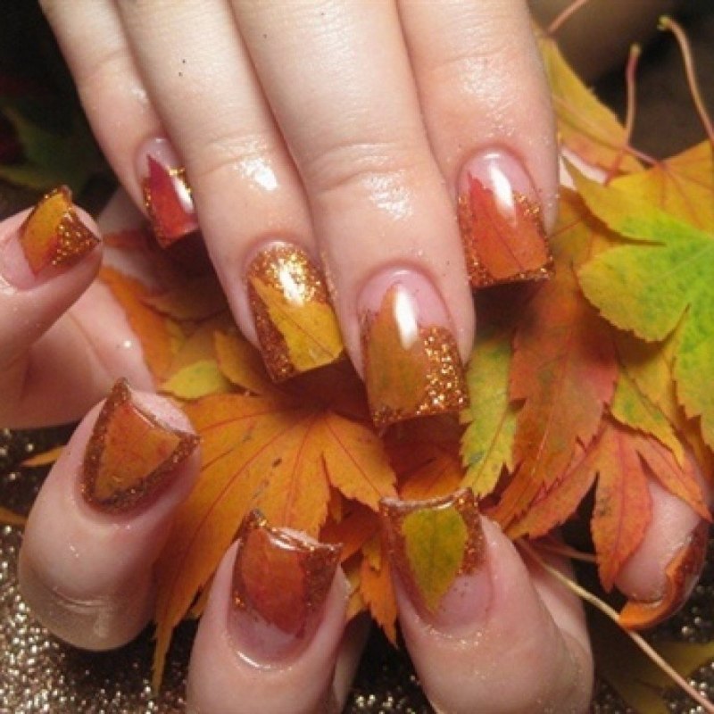 Красивые наращенные ногти с золотом