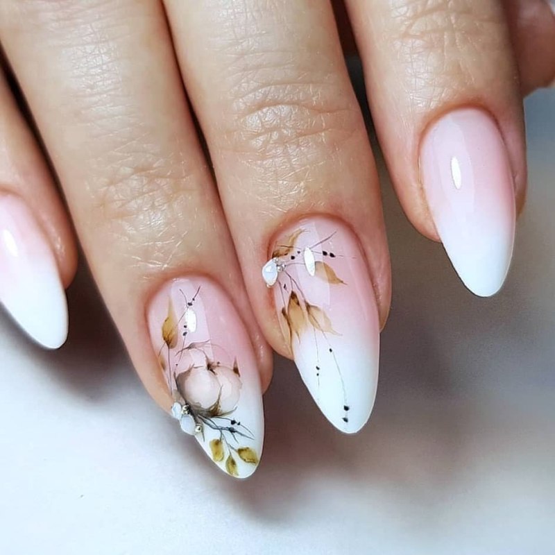 Осенние цветы на ногтях