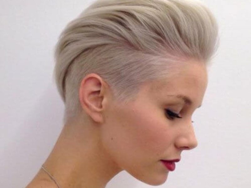 Короткая стрижка женская зачесанная назад