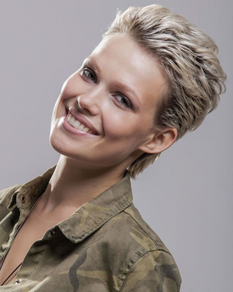 Стрижки милитари женские короткие