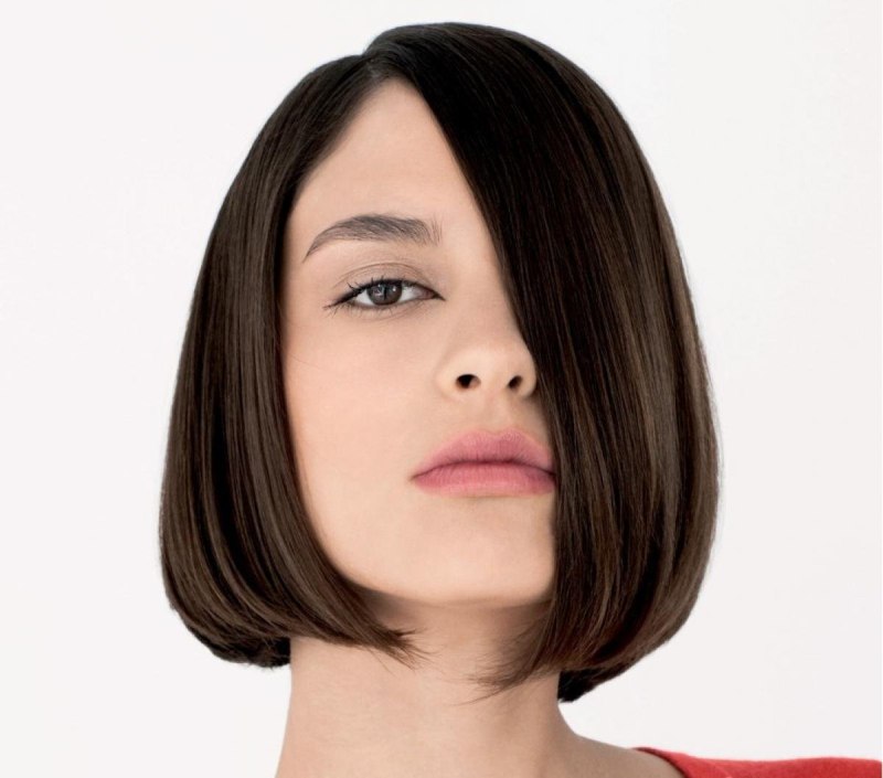 Французский Боб с челкой на средние волосы