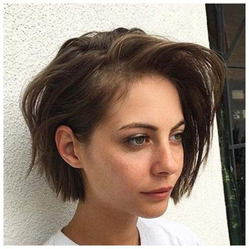 Прямое каре с филированной челкой