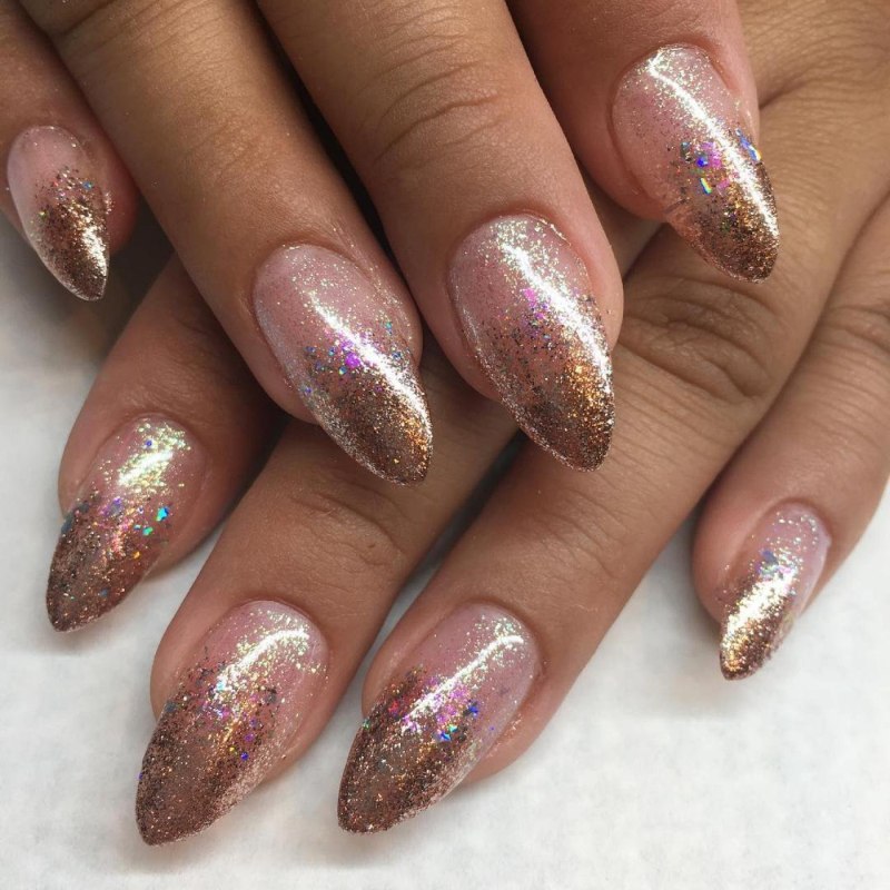 Ногти омбре с блестками