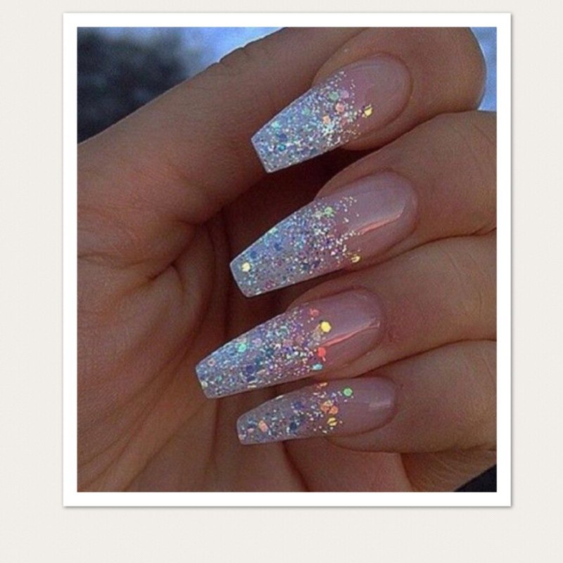 Маникюр растяжка блестками на длинные ногти
