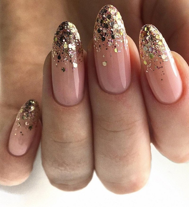 Ногти с блестками