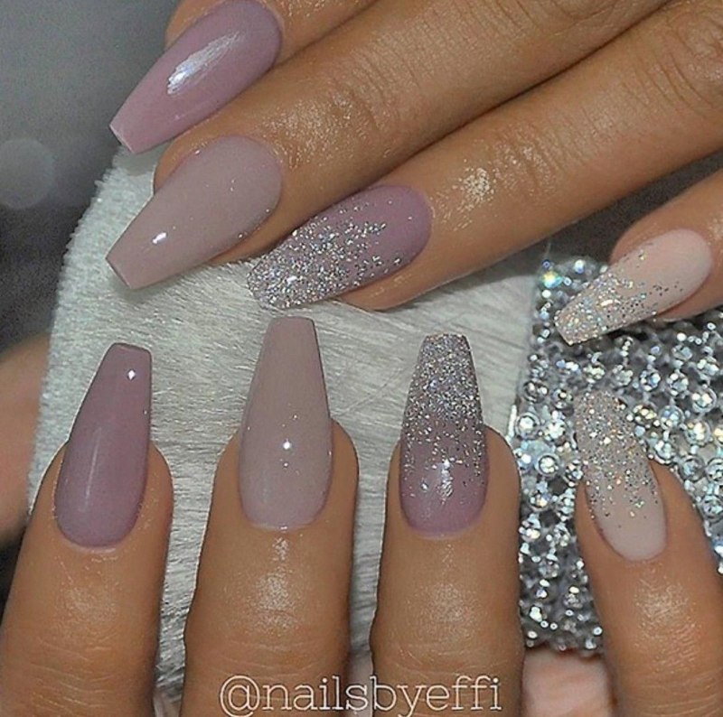 Френч с растяжкой блестками