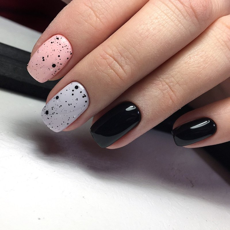 Топ с черными вкраплениями для гель лака