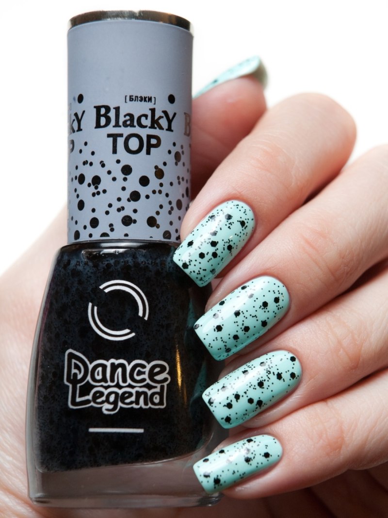 Матовый топ с черными хлопьями