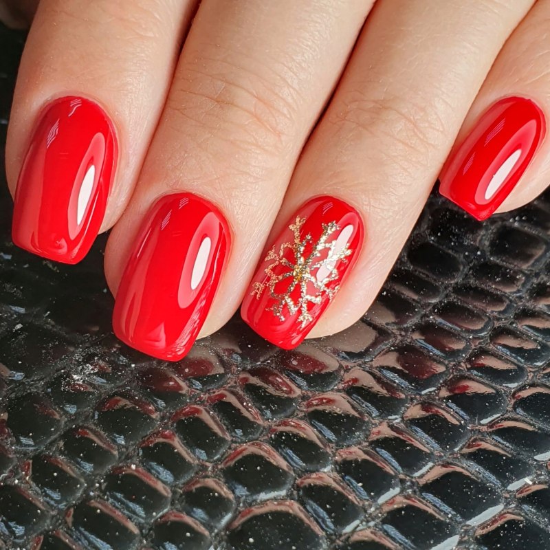 Стильные красные ногти