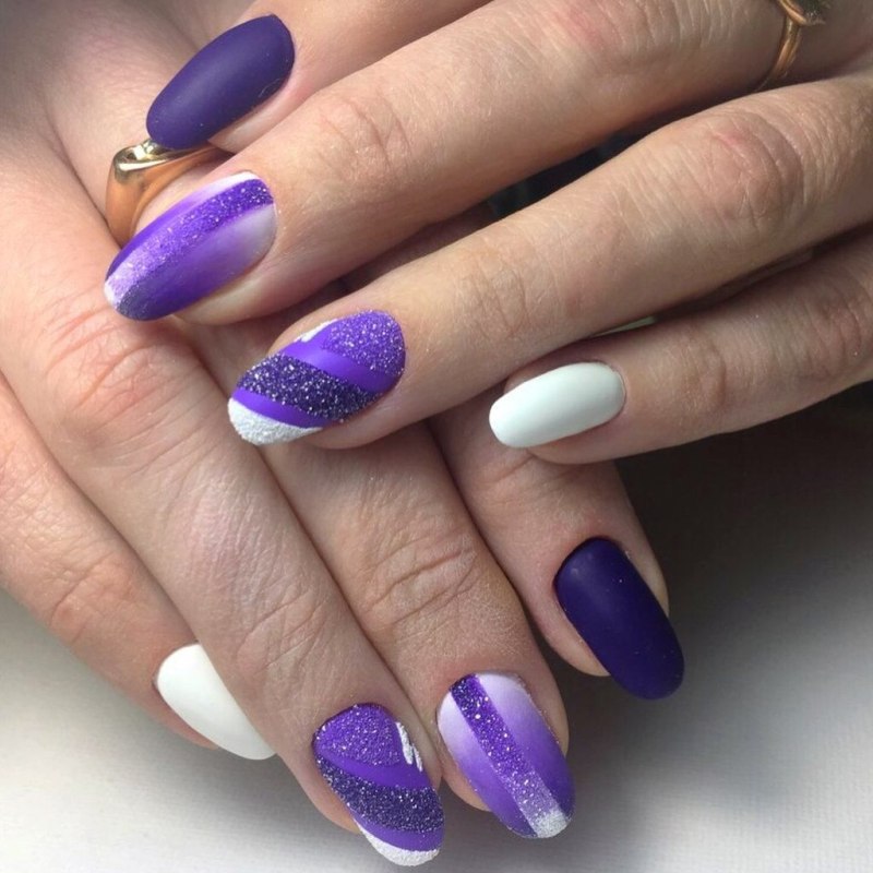 Фиолетовый маникюр