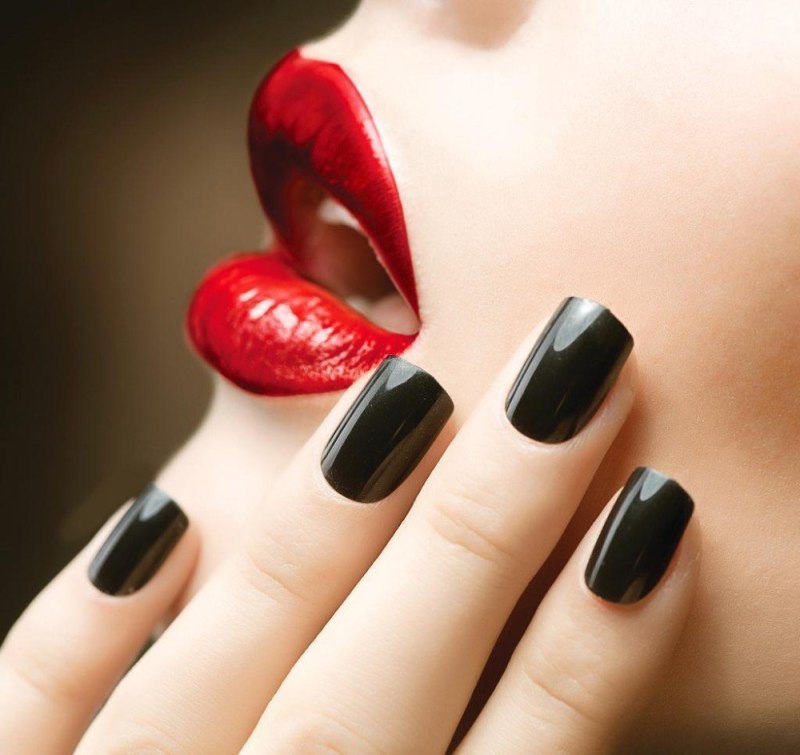 Красивый маникюр реклама