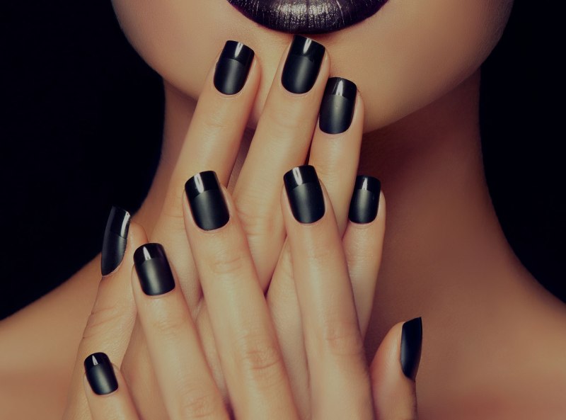 Черные ногти