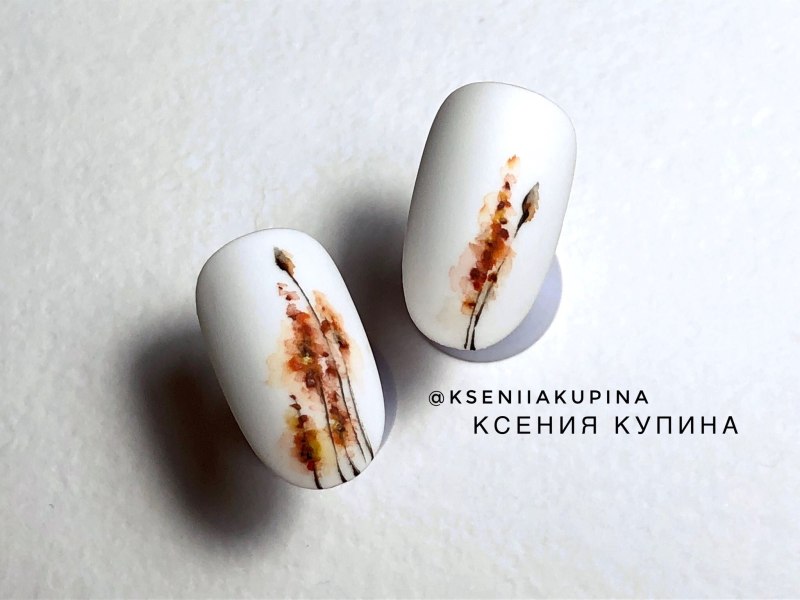 Маникюр акварель перо