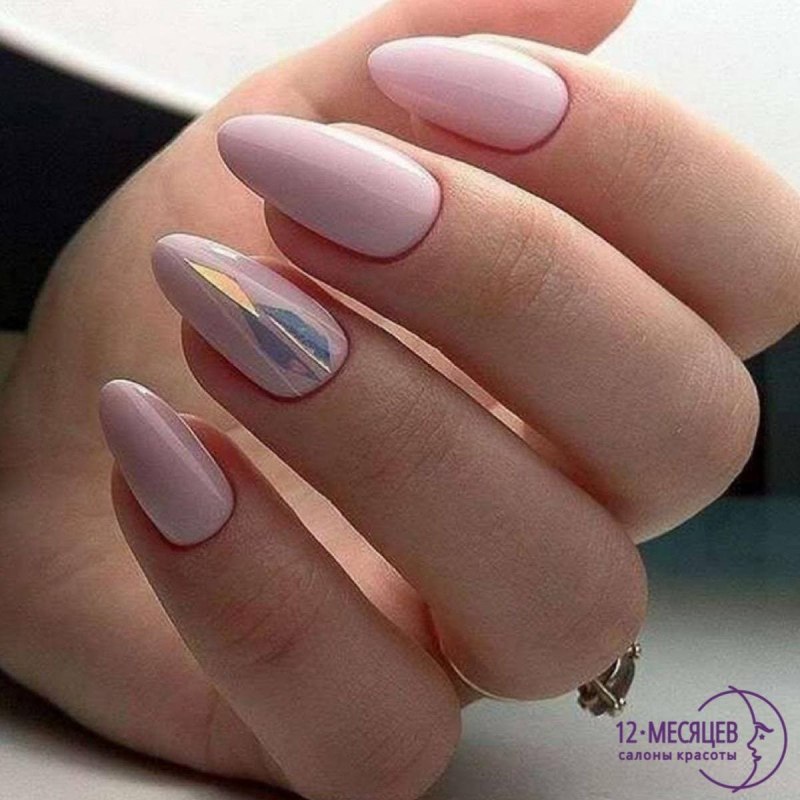 Нюдовый маникюр френч миндаль