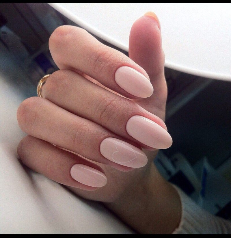 Нюдовый маникюр миндаль короткие