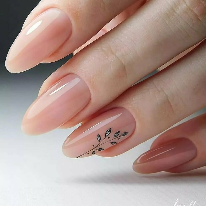 Нюдовый френч миндаль