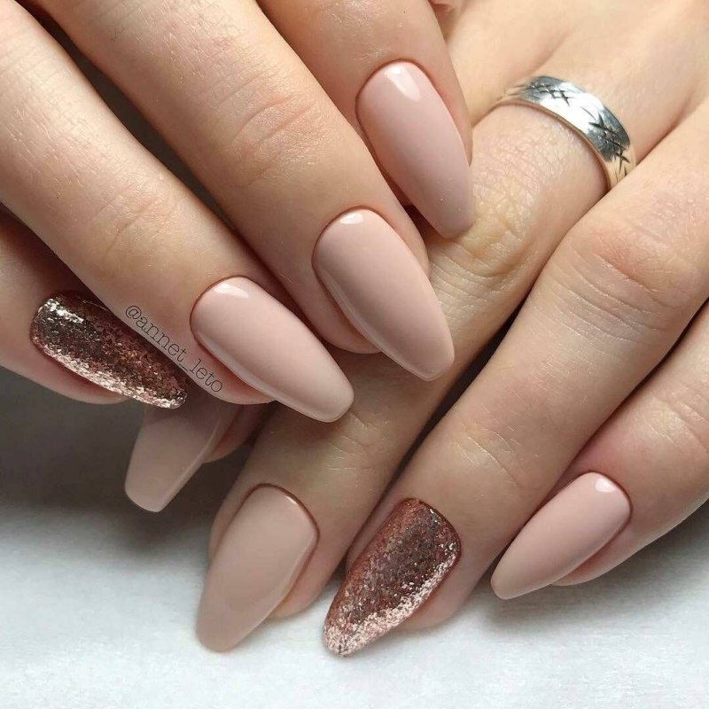 Нюдовый френч миндаль