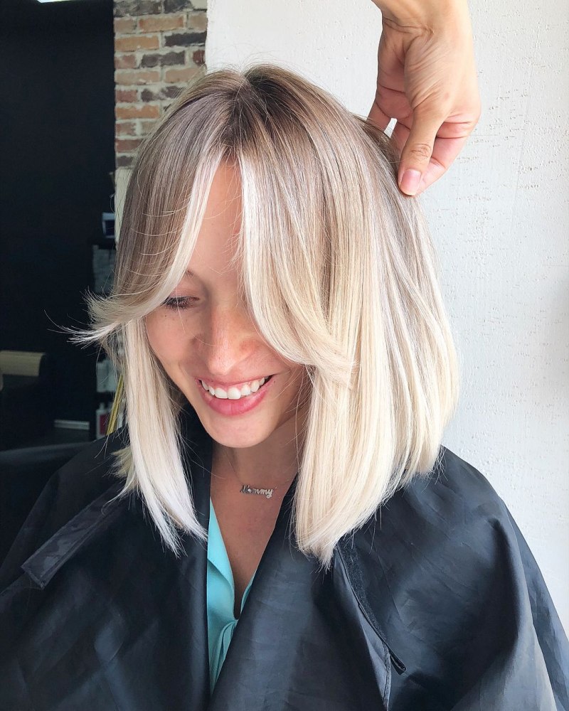 Каре Боб 2022 с удлиненной челкой блонд