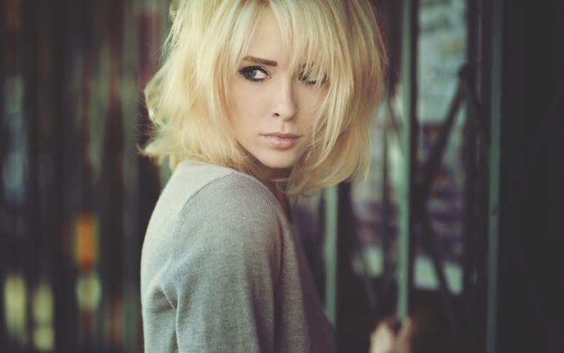 Челка шторка Хейли Болдуин