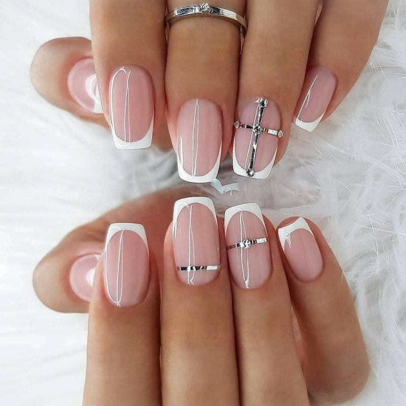 Маникюр с полосками