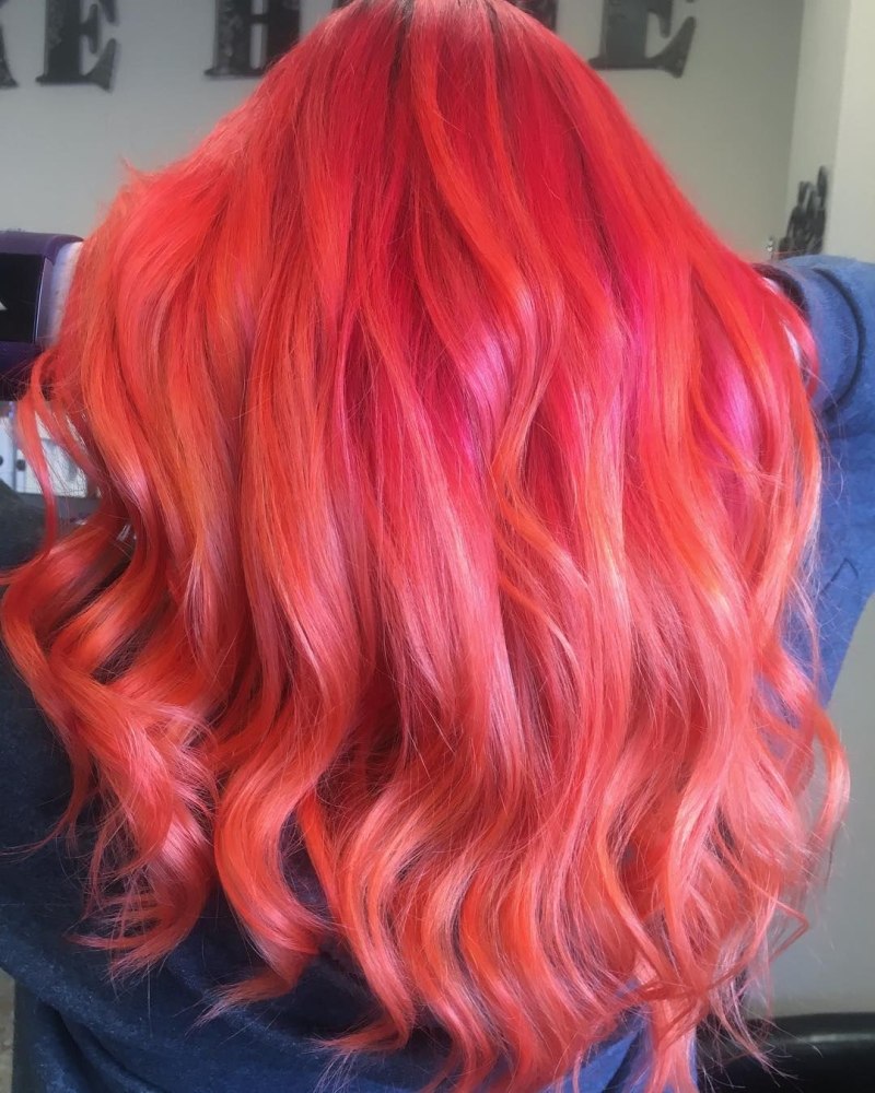 Персиковые оттенки лака для ногтей