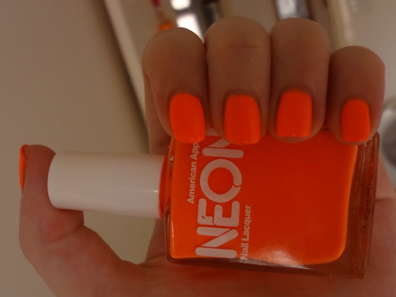 Лак коралловый неон